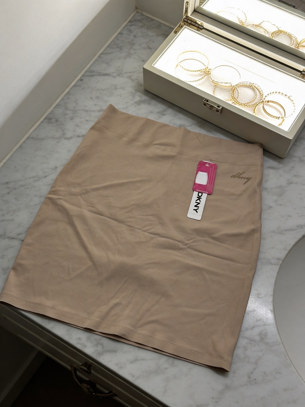NWT DKNY Nude Shaping Half Slip w/ Built-In Panty Size L
